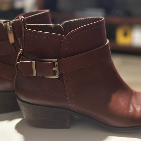 Vince Camuto Peamer Booties - Picture 8 of 13